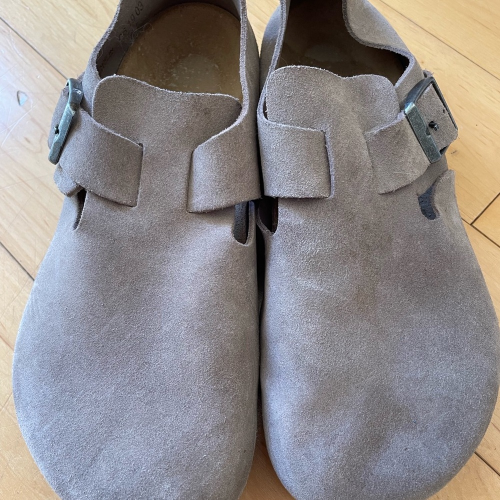 Women’s Birkenstock’s- beige